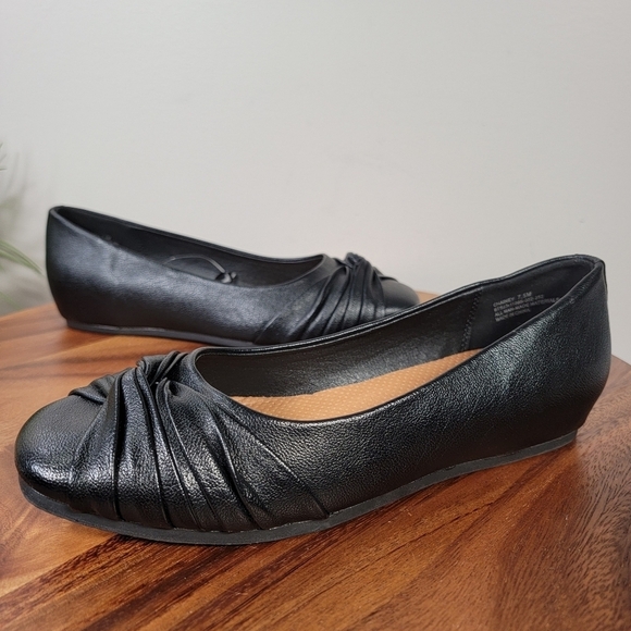 NEW Baretraps Chainey Black Flats Size 7.5 - Picture 4 of 17